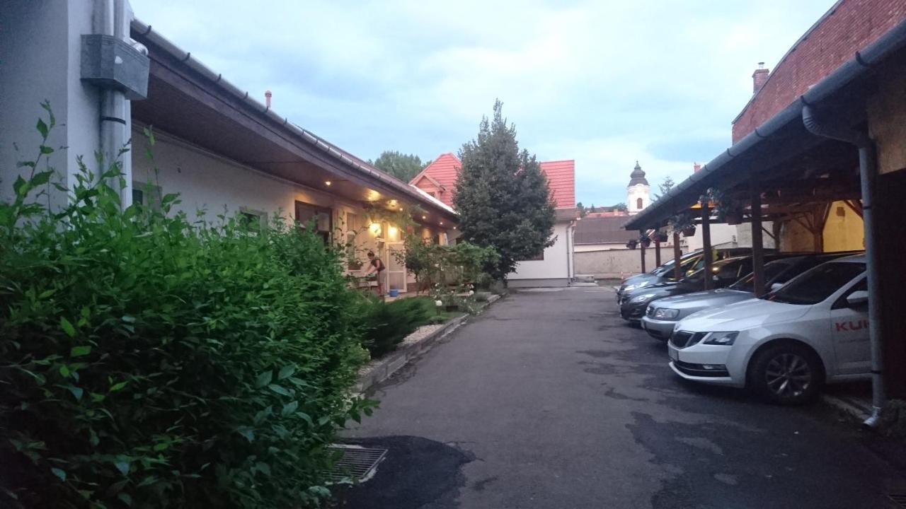 Nobilis Apartman Еґер Екстер'єр фото