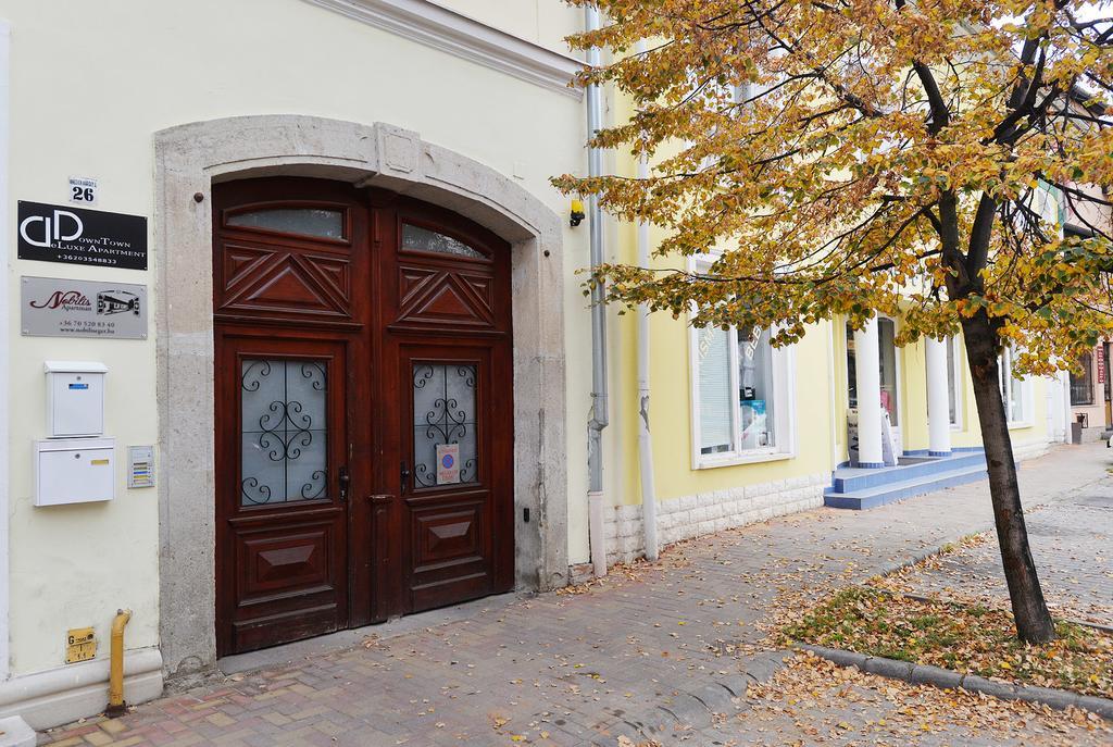 Nobilis Apartman Еґер Екстер'єр фото