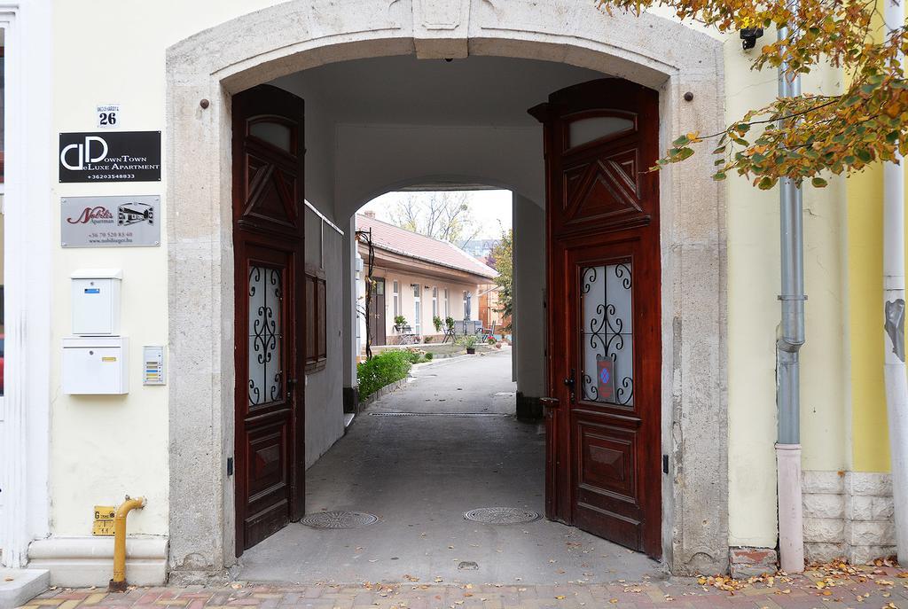 Nobilis Apartman Еґер Екстер'єр фото