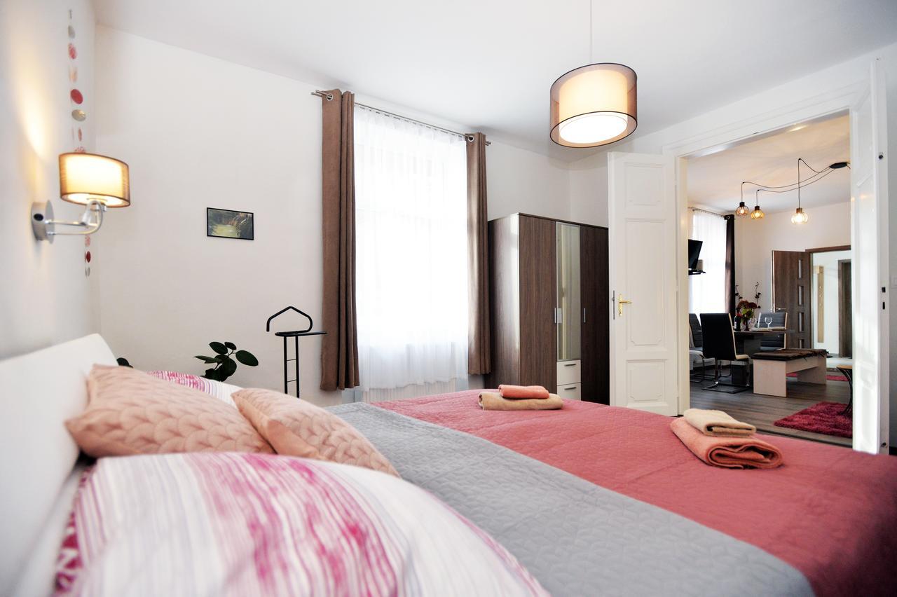 Nobilis Apartman Еґер Екстер'єр фото